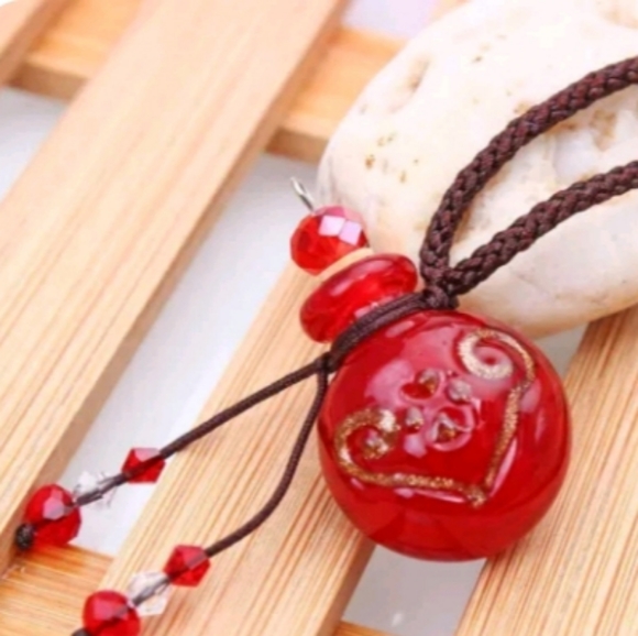 🩸 Little Red Glass Vial Necklace - Picture 3 of 8